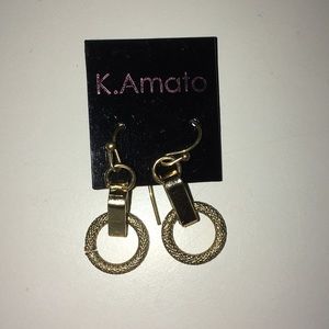 NWT Gold Dangling Circle Earrings